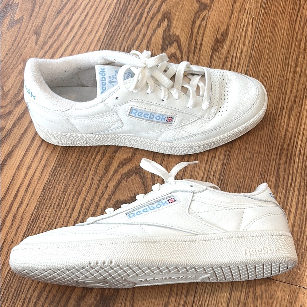 Reebok White Leather Shoes with Blue Logo!